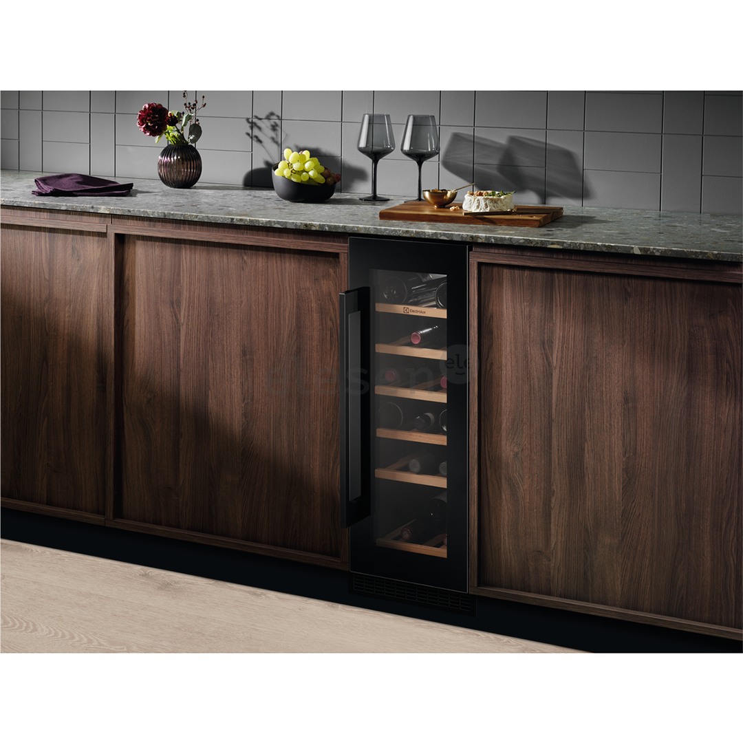Įmontuojamas vyno šaldytuvas Electrolux EWUS020B5B