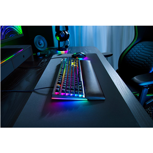 Razer BlackWidow V4, Green Switch, mechanical, SWE, black - Keyboard Item - RZ03-04690600-R3N1