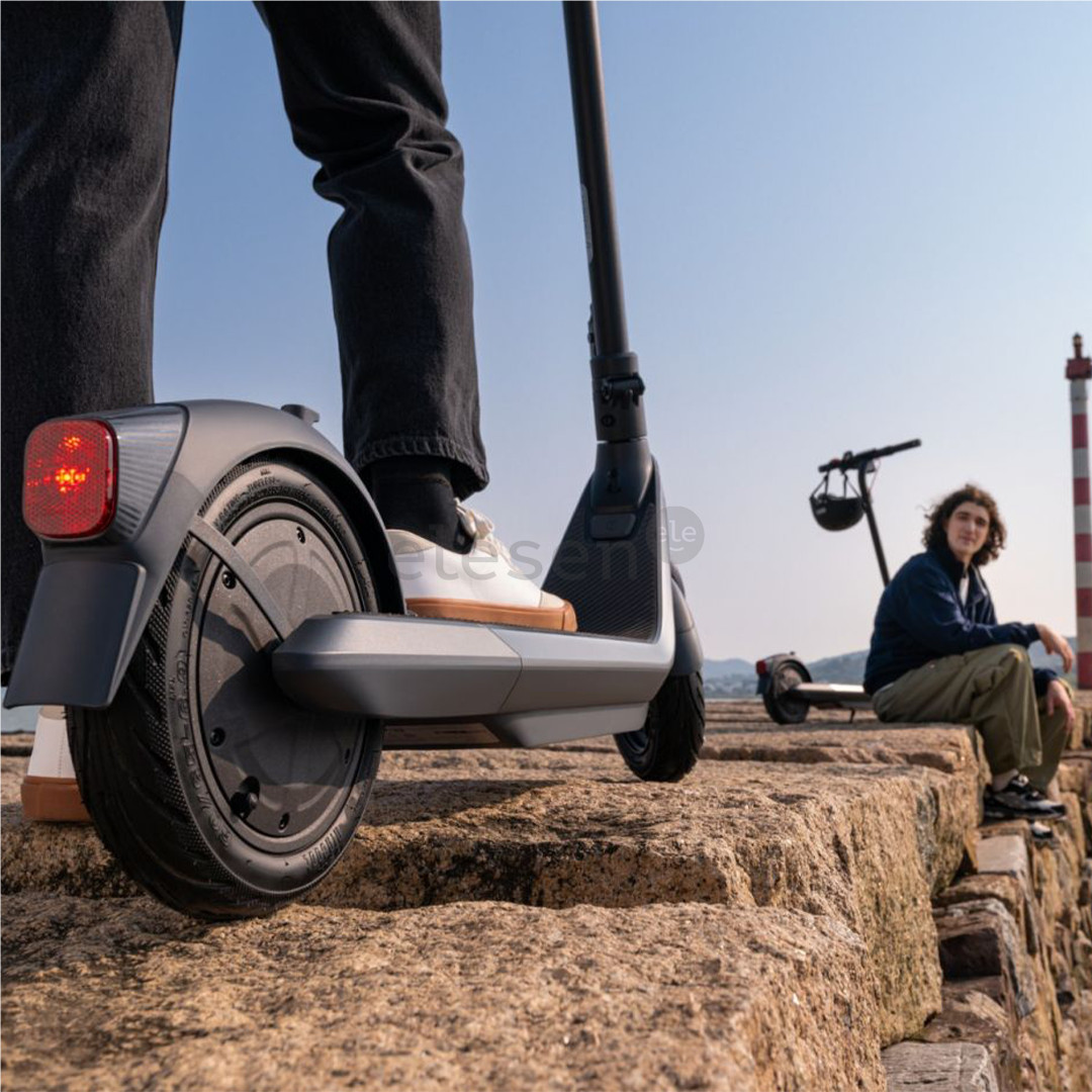 Ninebot E2 Pro E Powered by Segway, черный - Электрический самокат Товар - AA.05.14.05.0005