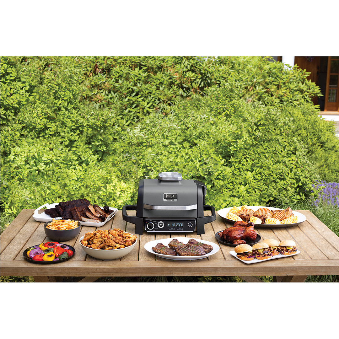 Ninja Woodfire, black - Electric BBQ Grill & Smoker