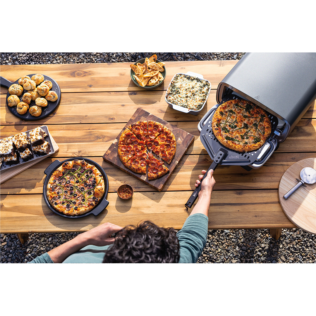 Ninja Artisan, grey - Electric outdoor pizza oven & air fryer