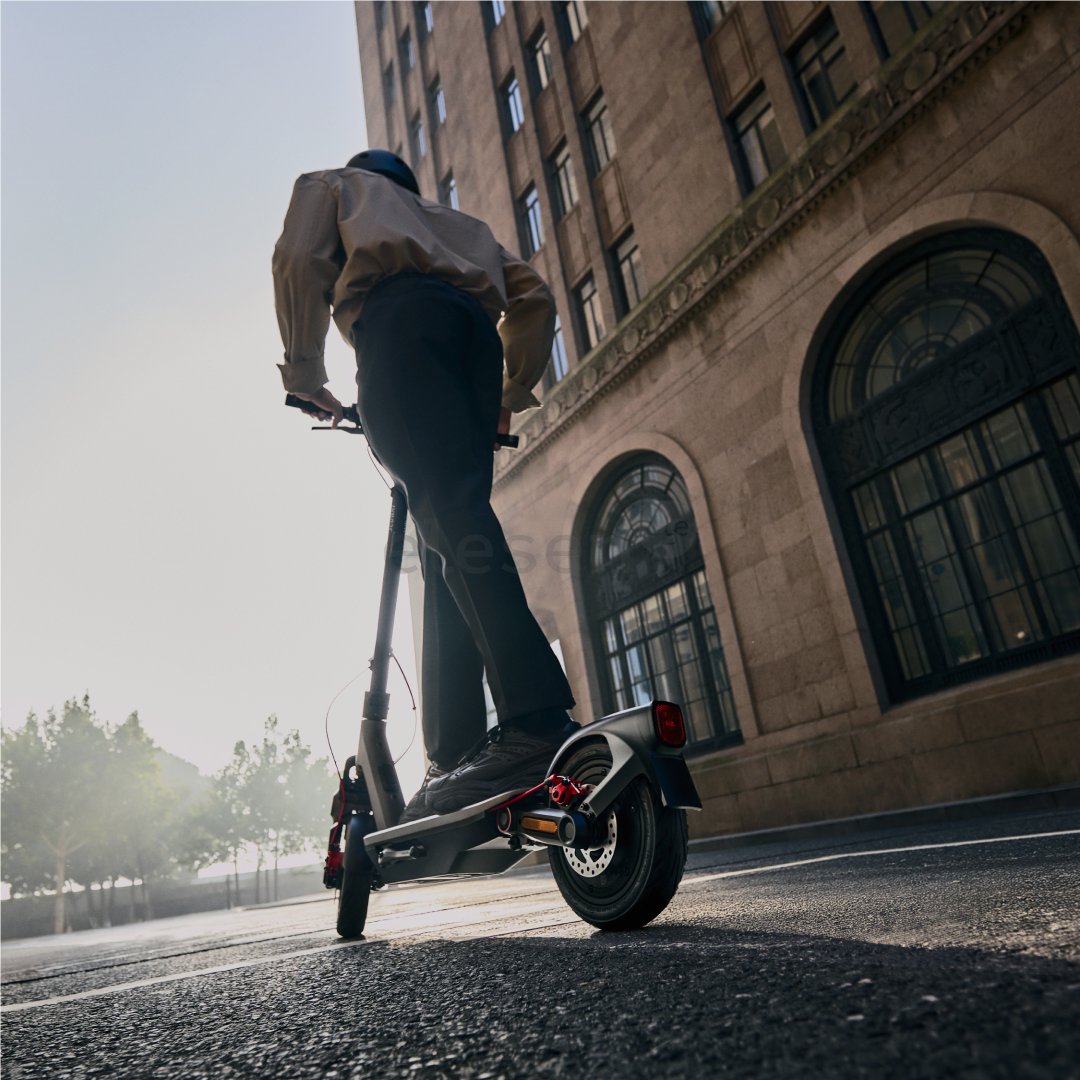 Segway Ninebot F3 Pro E, juodas - Elektrinis paspirtukas