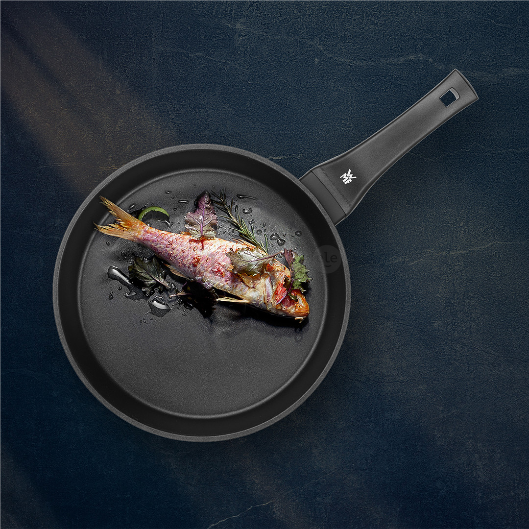 WMF PermaDur Premium, 24 cm, juoda - Keptuvė