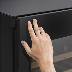 Caso WineDeluxe E 18, 18 butelių, aukštis 46 cm, juodas - Įmontuojamas vyno šaldytuvas