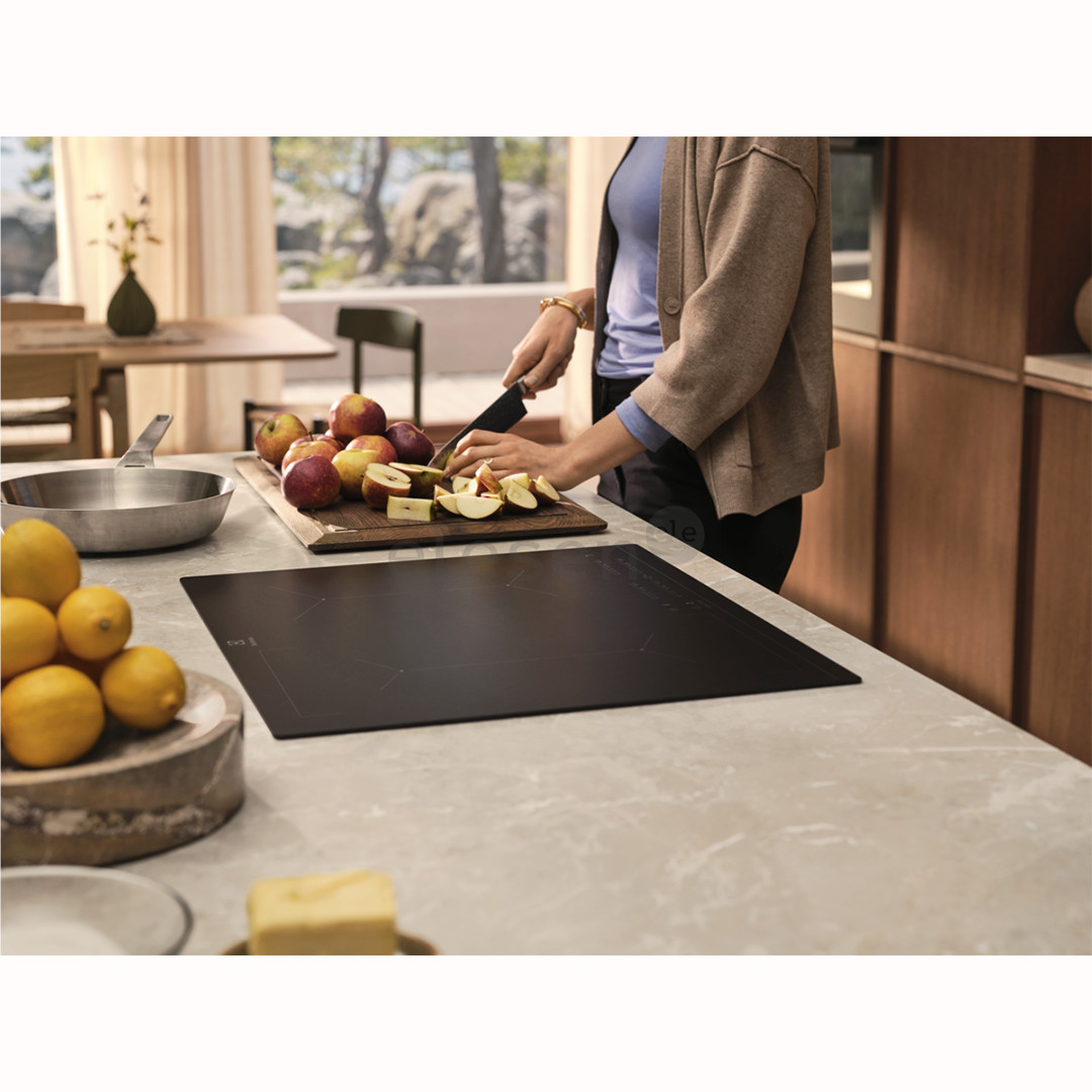 Electrolux 600 SaphirMatt SE® Bridge Hob2Hood, width 80 cm, black - Built-in induction hob