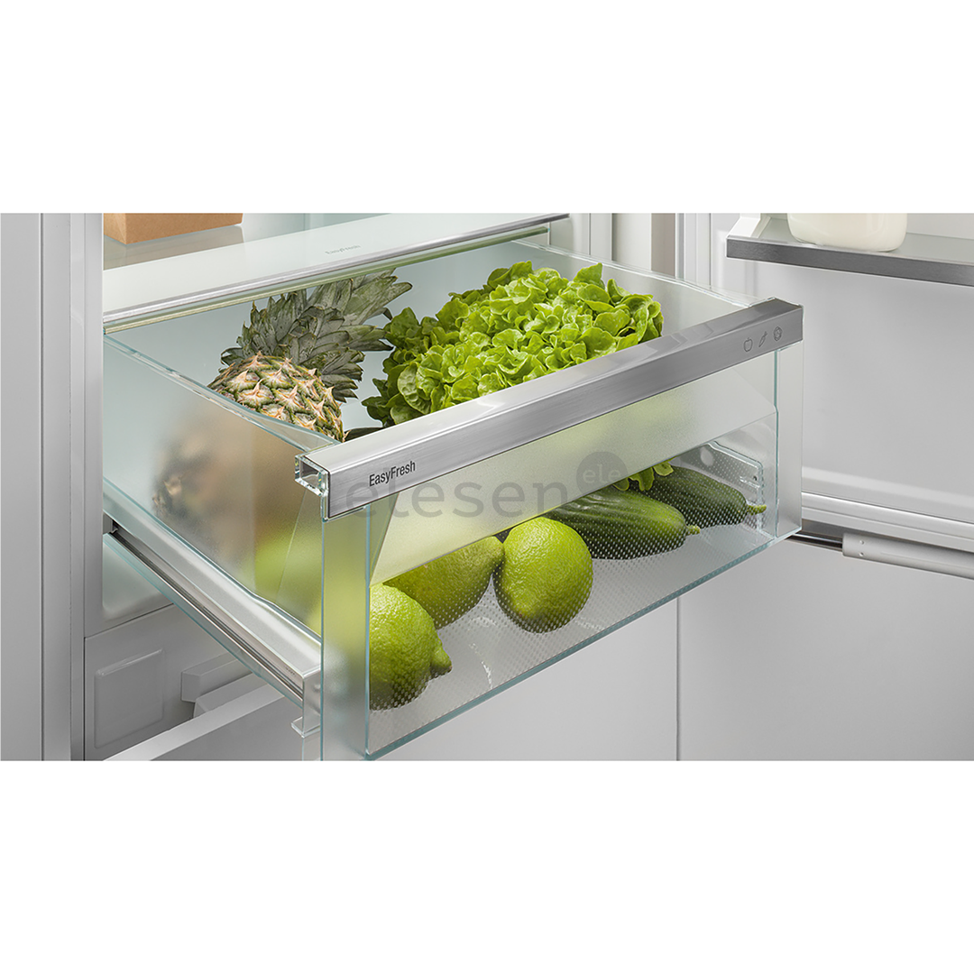 Liebherr Plus NoFrost, 254 L, height 177 cm - Built-in refrigerator