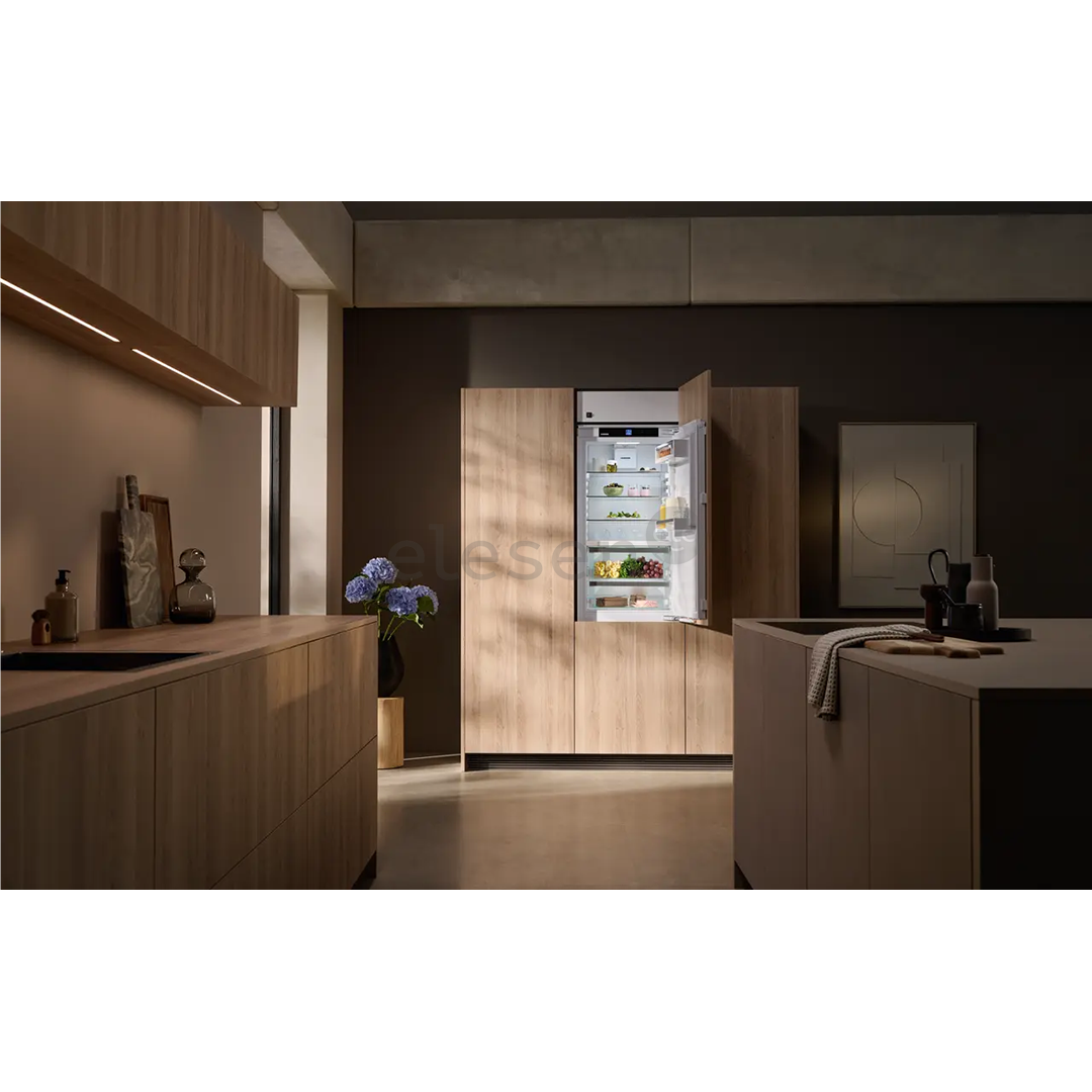 Liebherr Plus BioFresh, 255 L, aukštis 177 cm - Įmontuojamas šaldytuvas