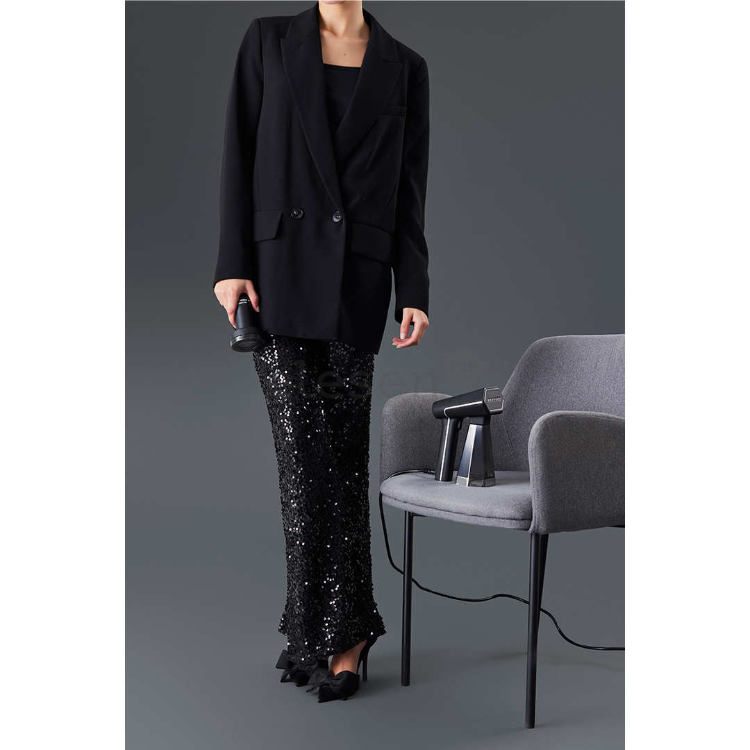 SteamOne, juodas - Garinis lygintuvas + pūkų rinkiklis