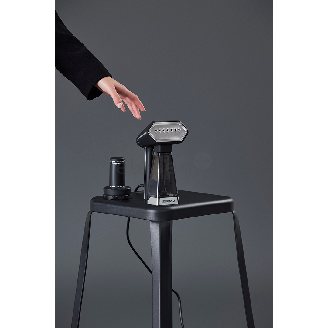 SteamOne, juodas - Garinis lygintuvas + pūkų rinkiklis