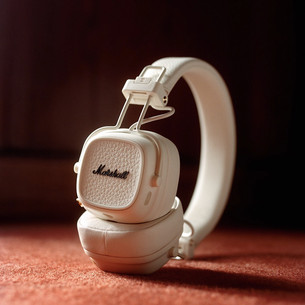 Marshall Major V, cream- On-ear wireless headphones